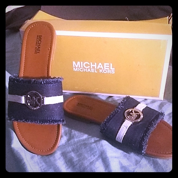 Micael Kors - Picture 1 of 1